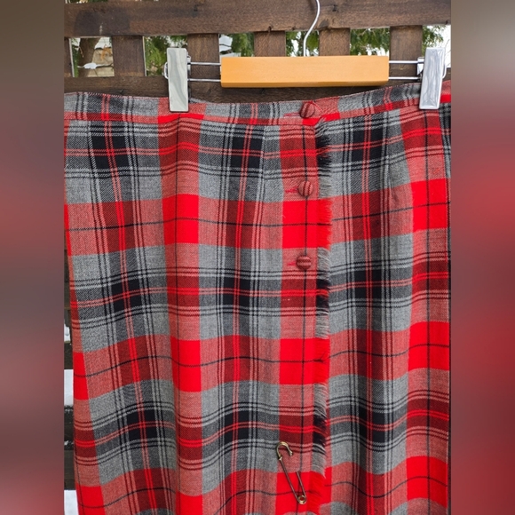 Vintage Wool Kilt - Picture 2 of 12